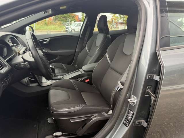 Volvo V40 Kinetic AHK, Temp, Klima, Keless, Rückcam,