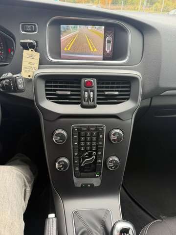 Volvo V40 Kinetic AHK, Temp, Klima, Keless, Rückcam,