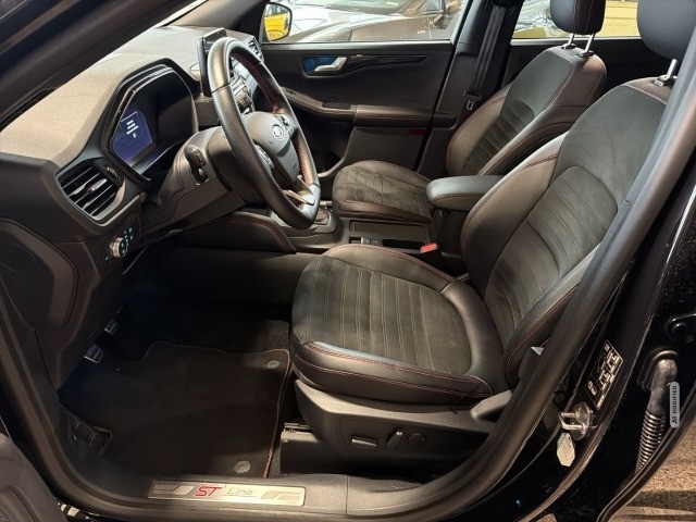 Ford Kuga ST-Line X 1.5 EcoBoost +LED+ACC+TWA+HUD+SZH+PDC+RFK+