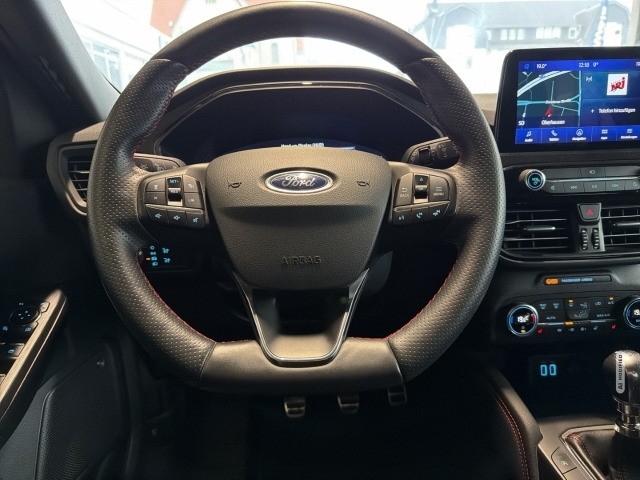 Ford Kuga ST-Line X 1.5 EcoBoost +LED+ACC+TWA+HUD+SZH+PDC+RFK+