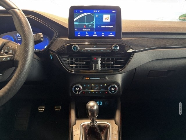 Ford Kuga ST-Line X 1.5 EcoBoost +LED+ACC+TWA+HUD+SZH+PDC+RFK+
