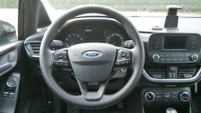 Ford Fiesta Cool & Connect/Zahnriemen Neu