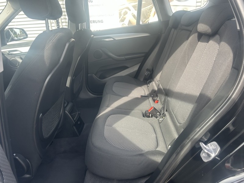 BMW X1 sDrive 18i KLIMA*SHZG*NAVI*BTH*RCD*ALU*PDC