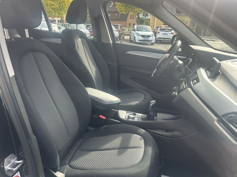 BMW X1 sDrive 18i KLIMA*SHZG*NAVI*BTH*RCD*ALU*PDC