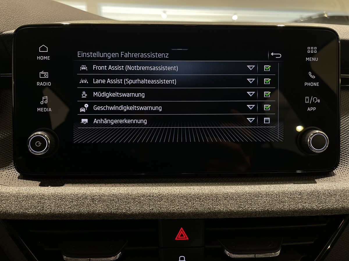 Skoda Kamiq 1.0 TSI LED DAB Klima AHK 5J Garantie