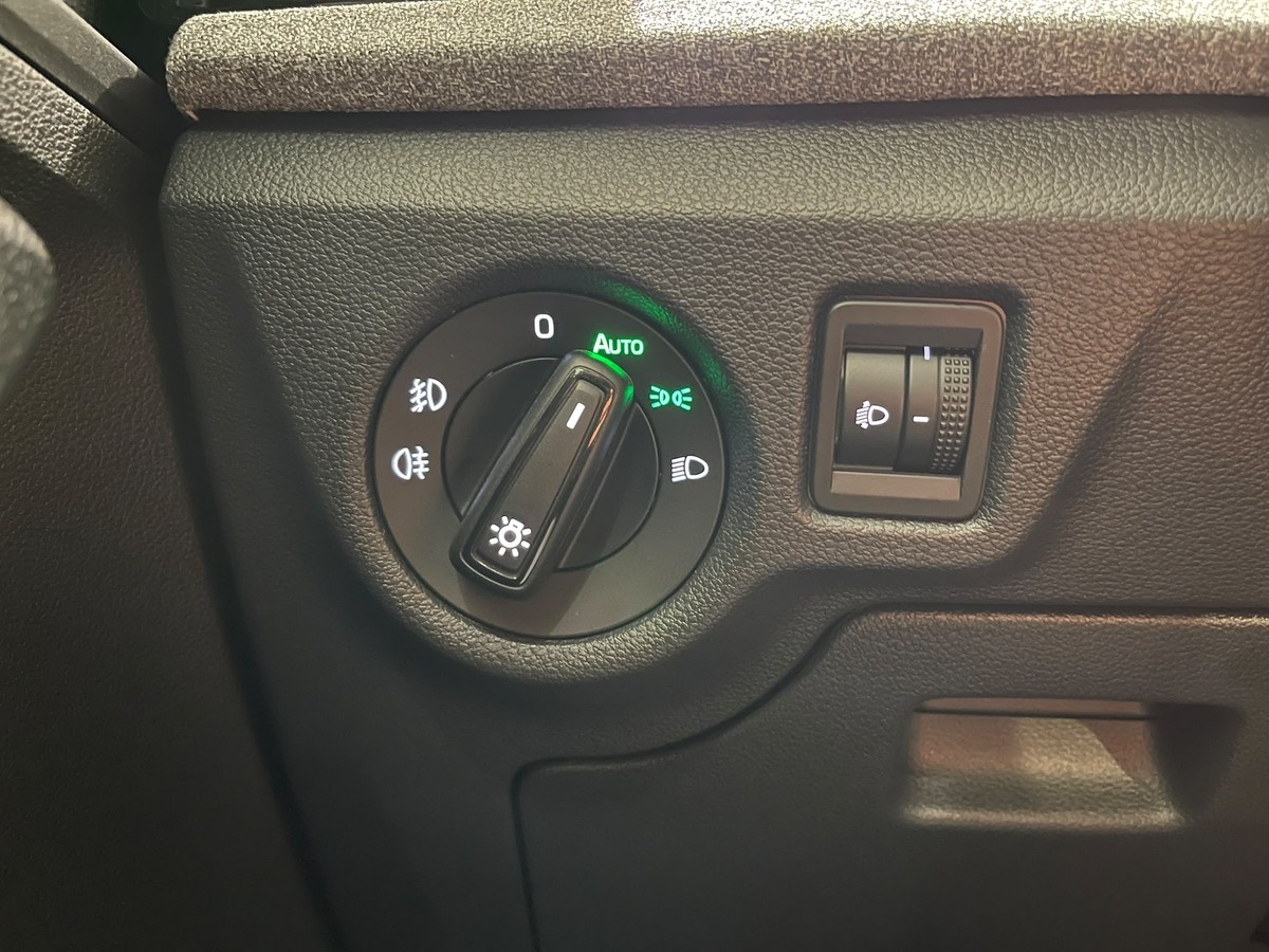 Skoda Kamiq 1.0 TSI LED DAB Klima AHK 5J Garantie