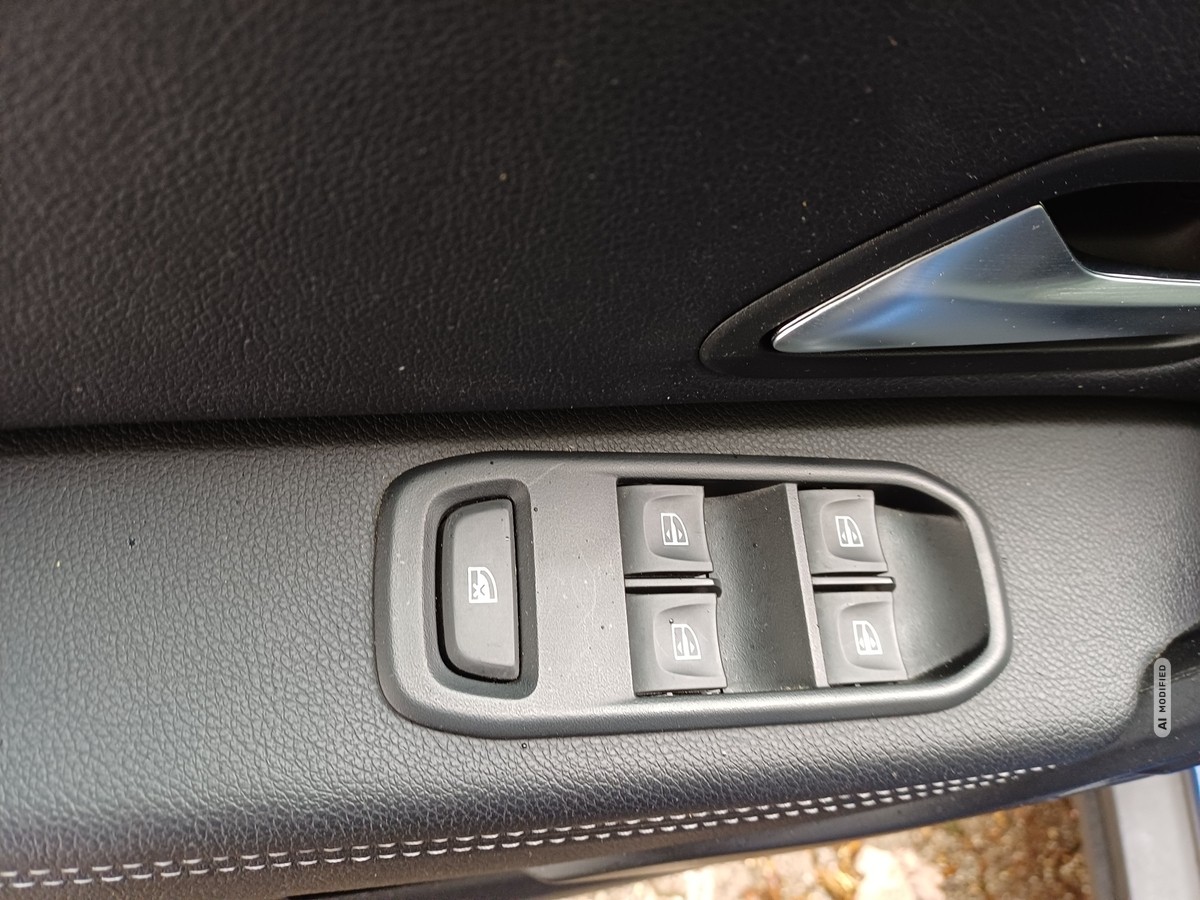 Dacia Duster PRESTIGE Tce 150 EDC 2WD KLIMA SHZ NAVI MFL DAB ALU