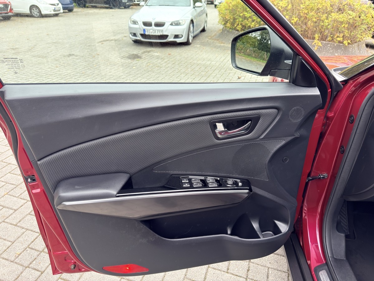 Ssangyong Tivoli 1.5 FIZZ 2WD 6MT
