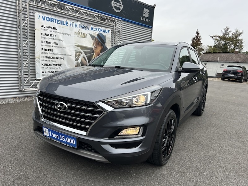 Hyundai Tucson 1.6 TREND AUTOM*KLIMA*SHZG*NAVI*BTH*ALU*PDC*R-CAM