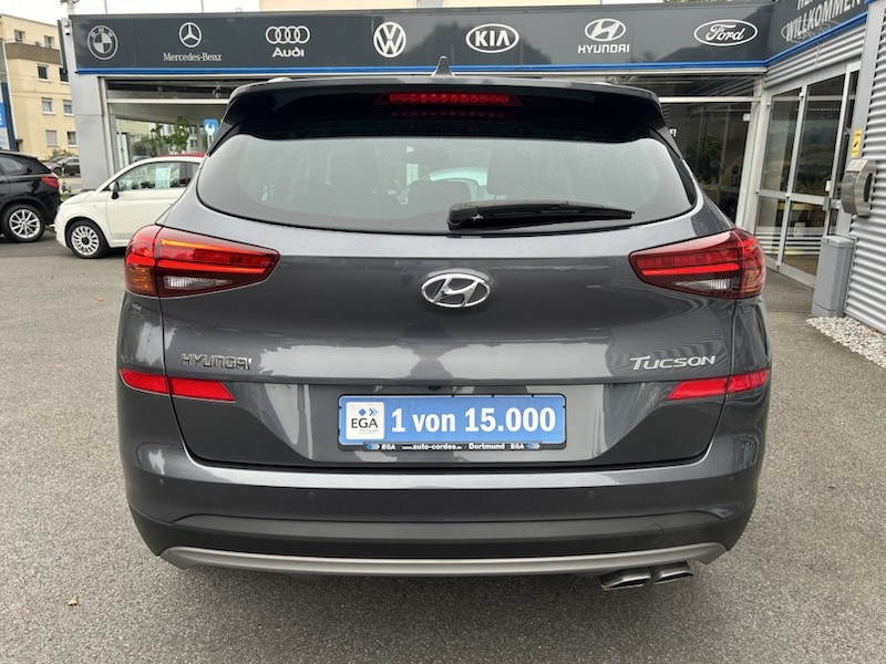 Hyundai Tucson 1.6 TREND AUTOM*KLIMA*SHZG*NAVI*BTH*ALU*PDC*R-CAM