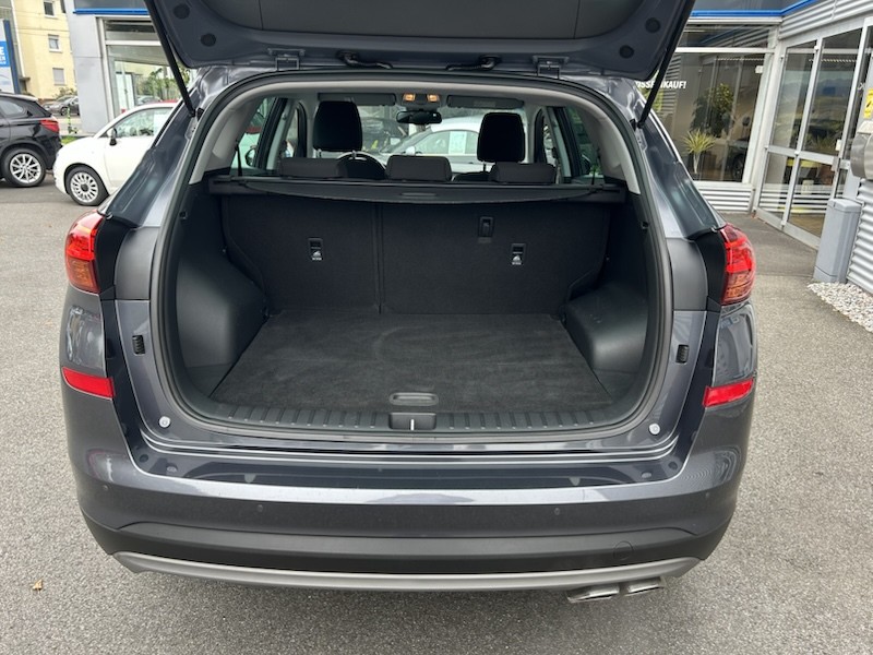 Hyundai Tucson 1.6 TREND AUTOM*KLIMA*SHZG*NAVI*BTH*ALU*PDC*R-CAM