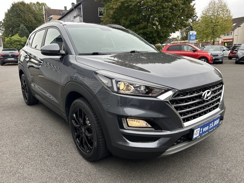 Hyundai Tucson 1.6 TREND AUTOM*KLIMA*SHZG*NAVI*BTH*ALU*PDC*R-CAM