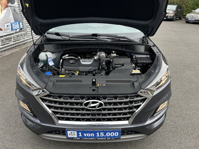 Hyundai Tucson 1.6 TREND AUTOM*KLIMA*SHZG*NAVI*BTH*ALU*PDC*R-CAM