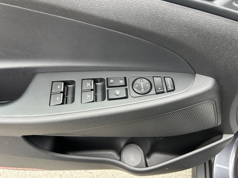 Hyundai Tucson 1.6 TREND AUTOM*KLIMA*SHZG*NAVI*BTH*ALU*PDC*R-CAM