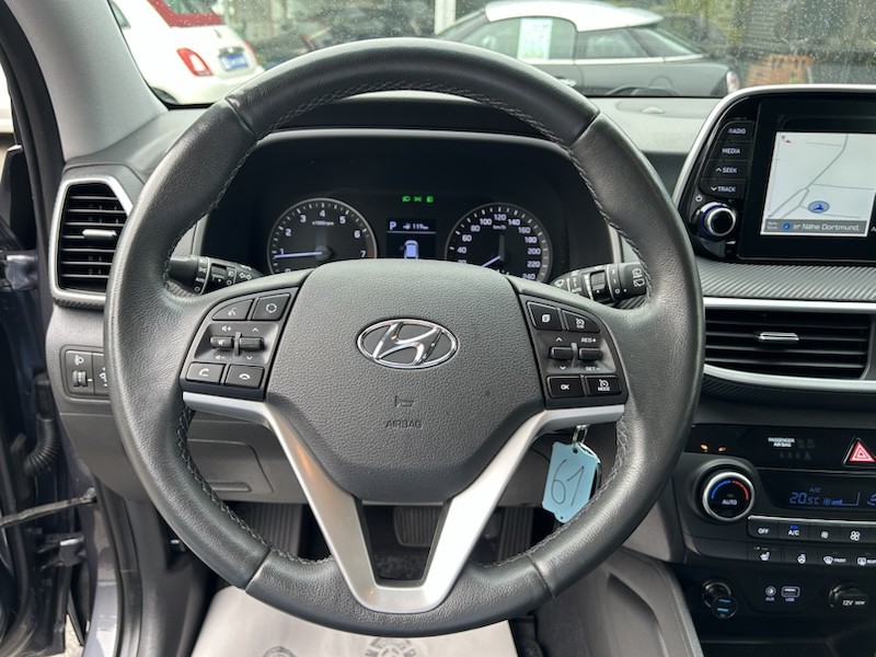 Hyundai Tucson 1.6 TREND AUTOM*KLIMA*SHZG*NAVI*BTH*ALU*PDC*R-CAM