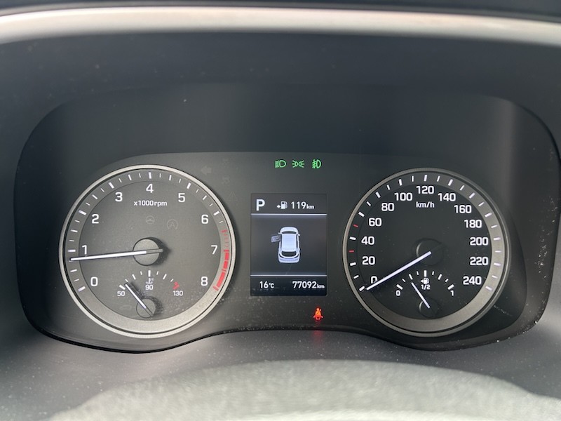 Hyundai Tucson 1.6 TREND AUTOM*KLIMA*SHZG*NAVI*BTH*ALU*PDC*R-CAM