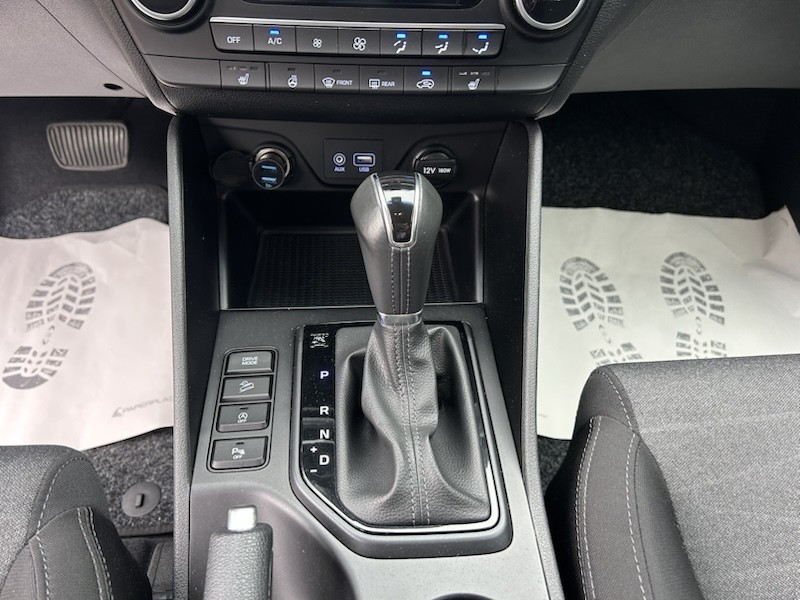 Hyundai Tucson 1.6 TREND AUTOM*KLIMA*SHZG*NAVI*BTH*ALU*PDC*R-CAM
