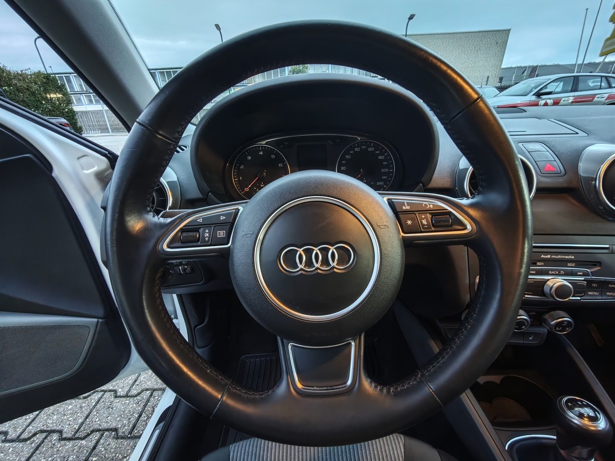 Audi A1 1.0 TFSI Sportback design ultra SHZ Navi 