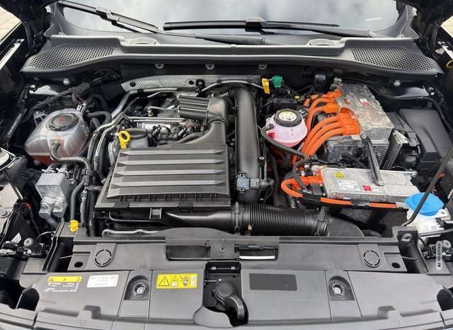 Cupra Formentor VZ 1.4 e-Hybrid DSG / KAMERA360 / LEDER / 19-ZOLL