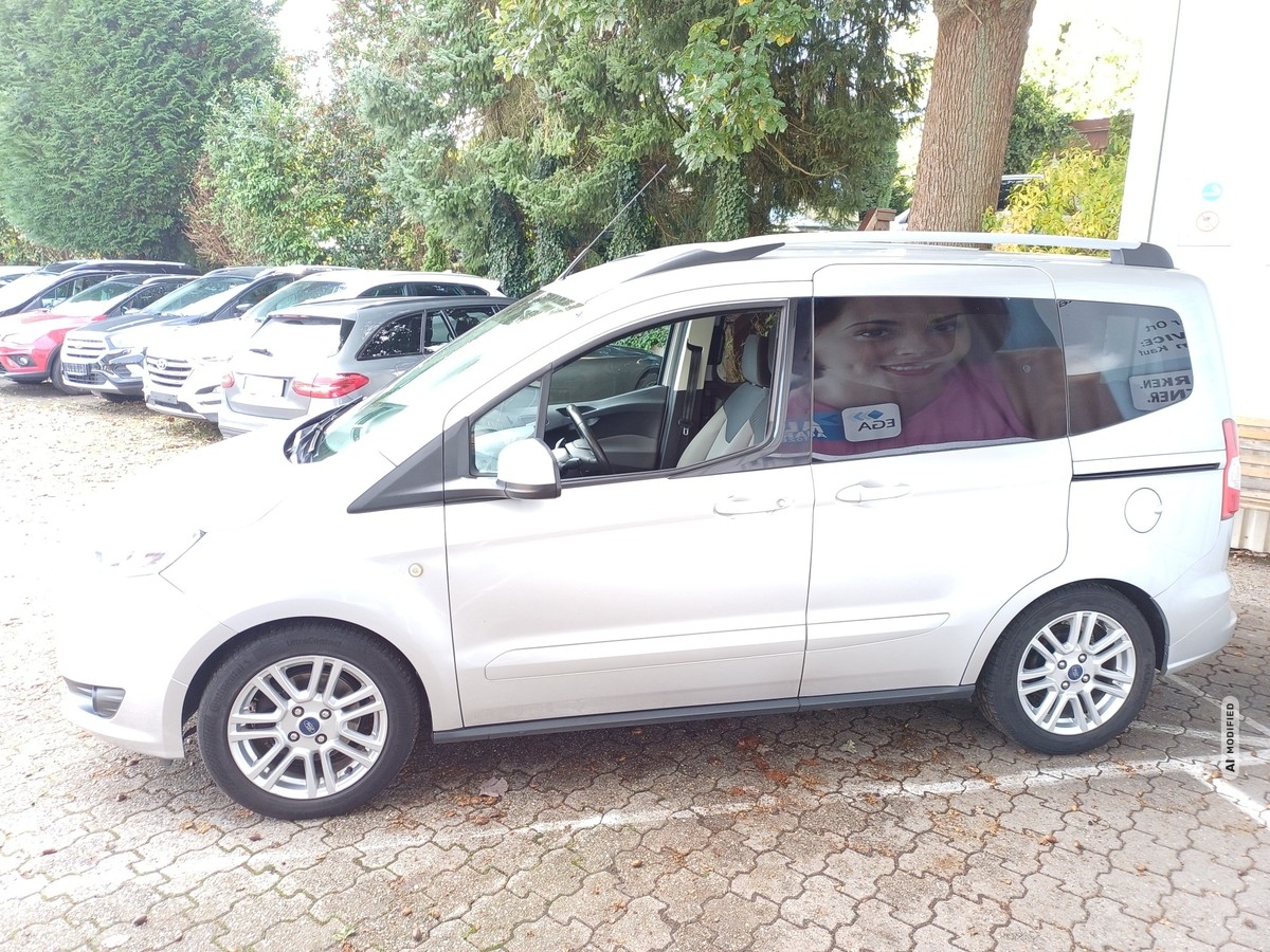 Ford Tourneo Courier 1.0 EB Titanium*SHZ*TEMPO*PRIVACY*ALU*BT*AHK