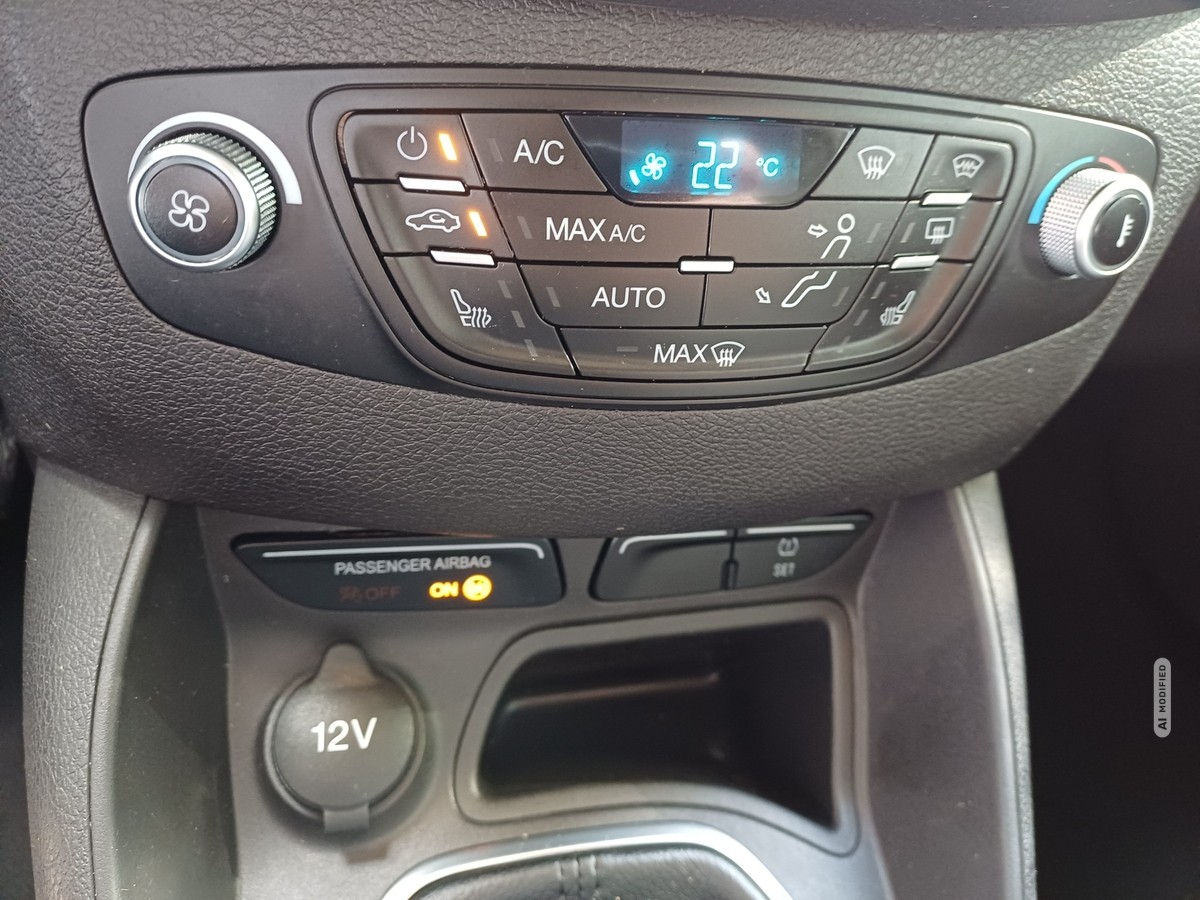 Ford Tourneo Courier 1.0 EB Titanium*SHZ*TEMPO*PRIVACY*ALU*BT*AHK