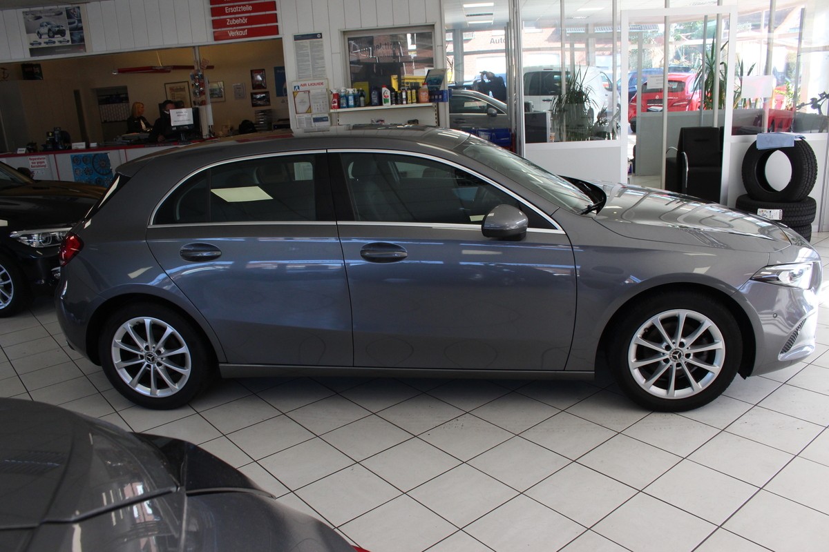 Mercedes-Benz A 180 Progressive LED NAVI LEDER