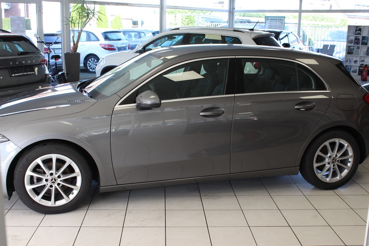 Mercedes-Benz A 180 Progressive LED NAVI LEDER