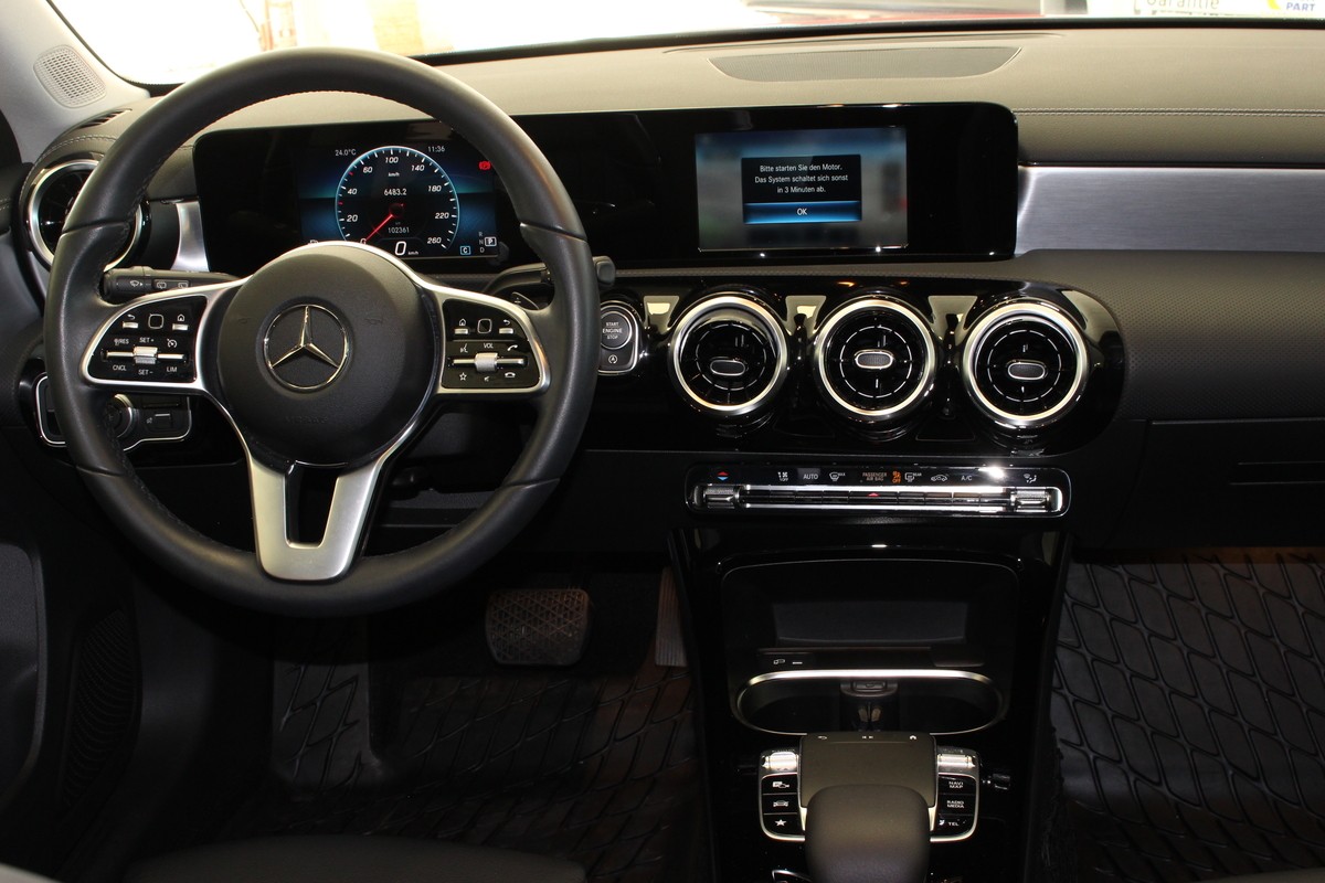 Mercedes-Benz A 180 Progressive LED NAVI LEDER