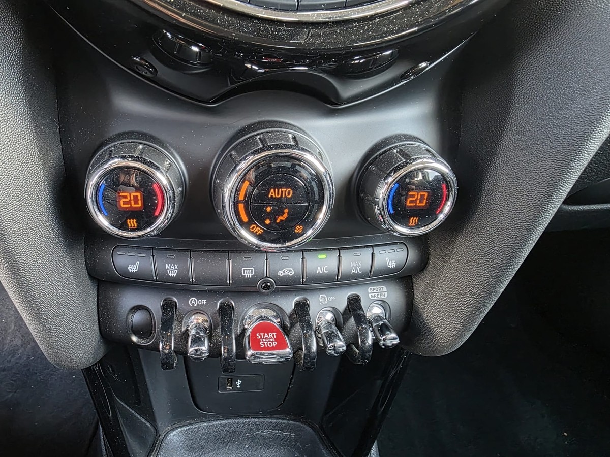 MINI Cooper S John Cooper Works/17000KM/KlappenAGA/LED/Temp.