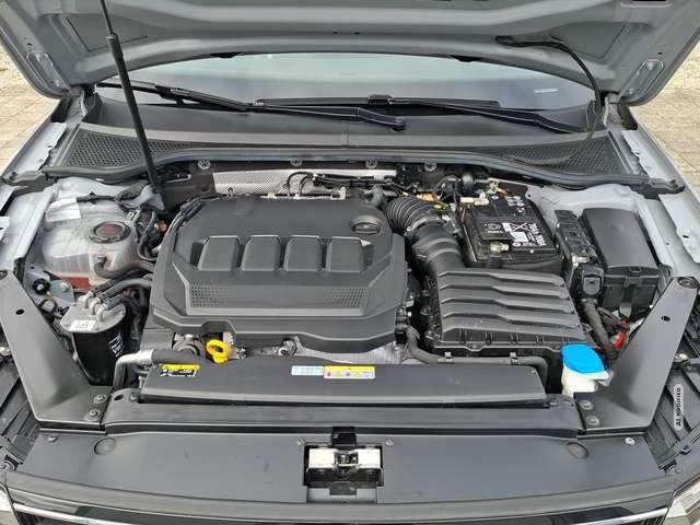 Volkswagen Passat Variant 2.0 TDI Conceptline DSG / NAVI / LED / SITZHEIZUNG