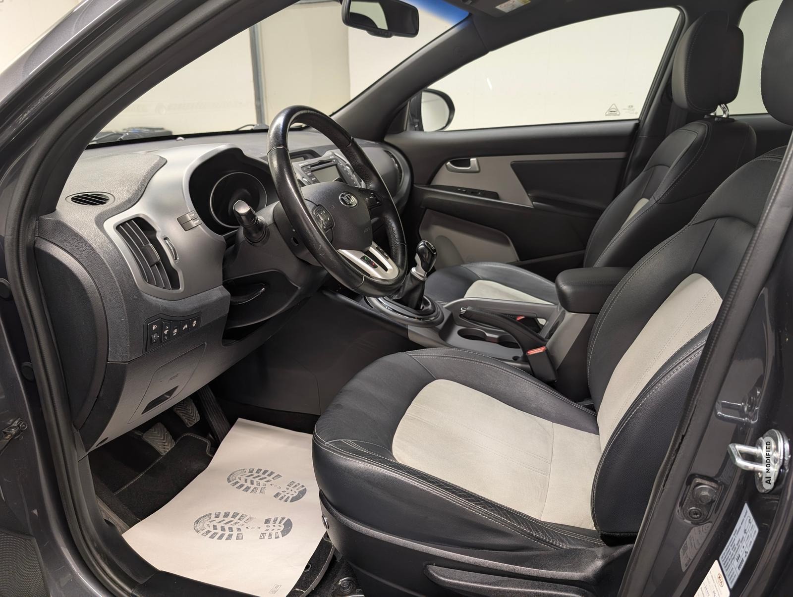Kia Sportage Navi/Klimaaut/SHZ/PDC/Kam/AHK/GRA/17-LM