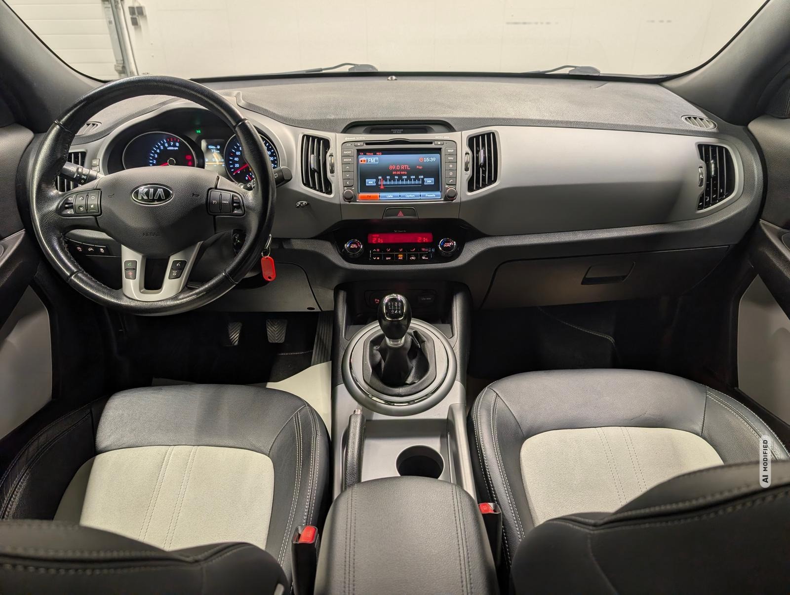 Kia Sportage Navi/Klimaaut/SHZ/PDC/Kam/AHK/GRA/17-LM