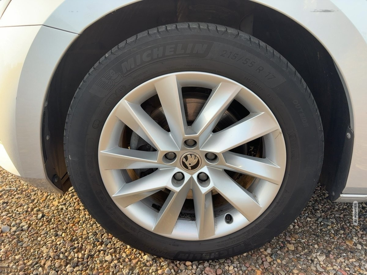Skoda Superb Combi 1.5 TSI ACT Style ACC,AUTOM.,LED,LM