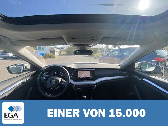 Skoda Octavia Combi 2.0 TDI STYLE AHK+PANORAMA+HEAD-UP