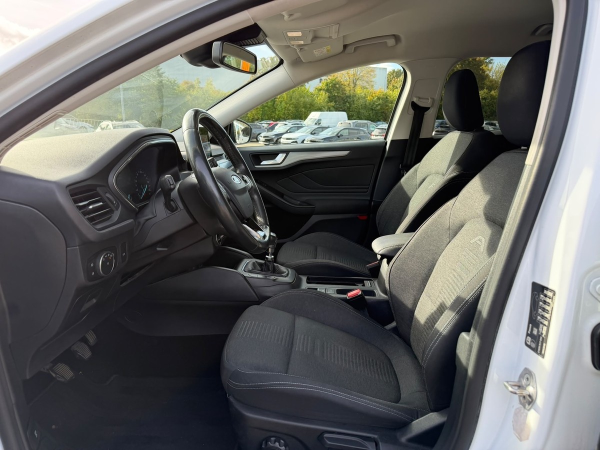 Ford Focus 1.5 EcoBoost Active + Allwetterreifen