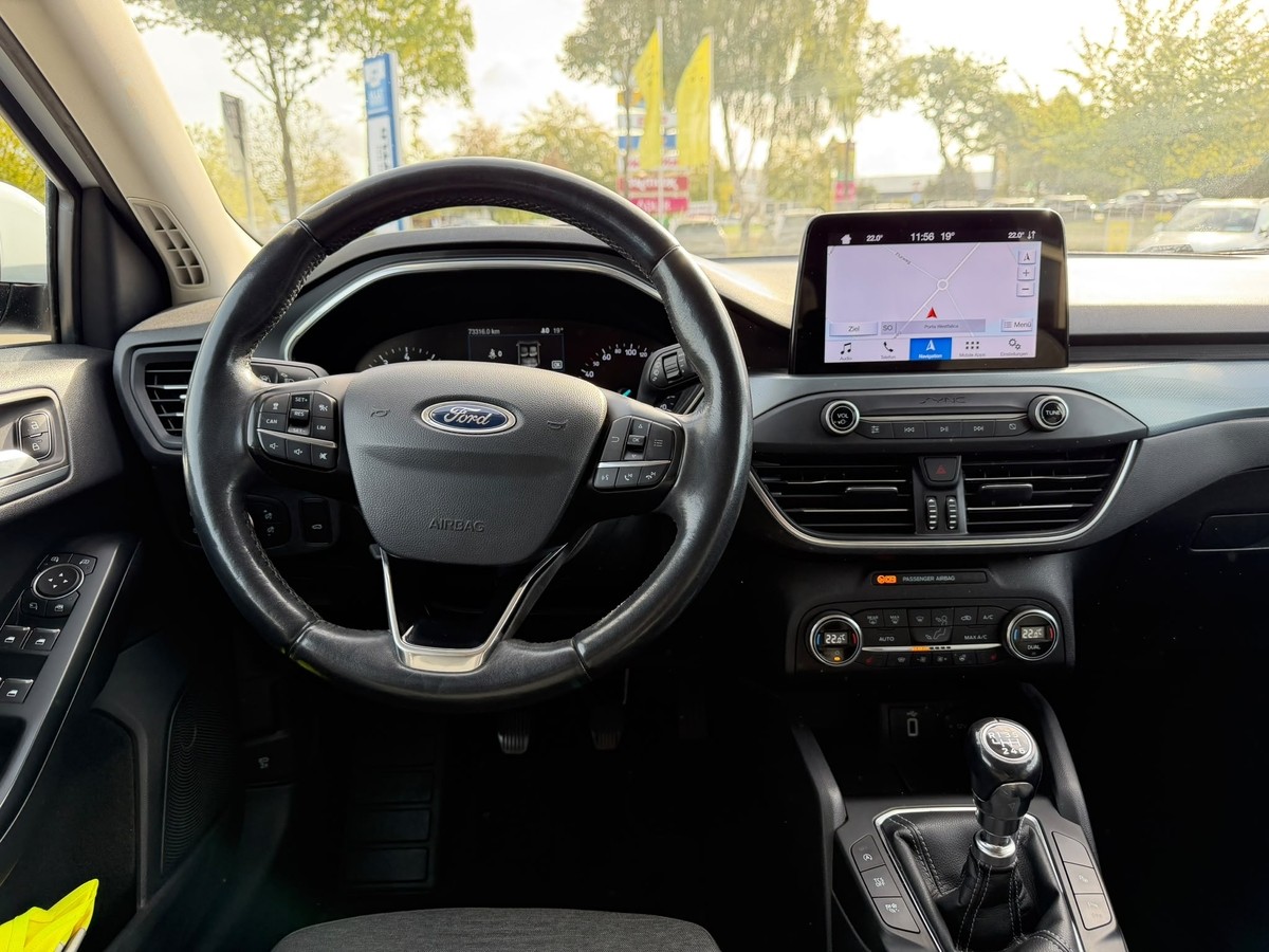 Ford Focus 1.5 EcoBoost Active + Allwetterreifen