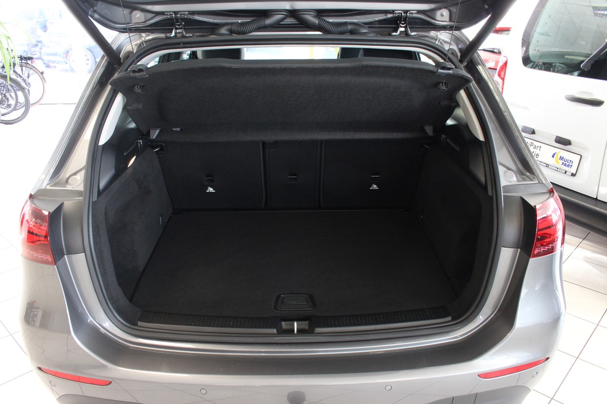 Mercedes-Benz B 180 LED LEDER NAVI