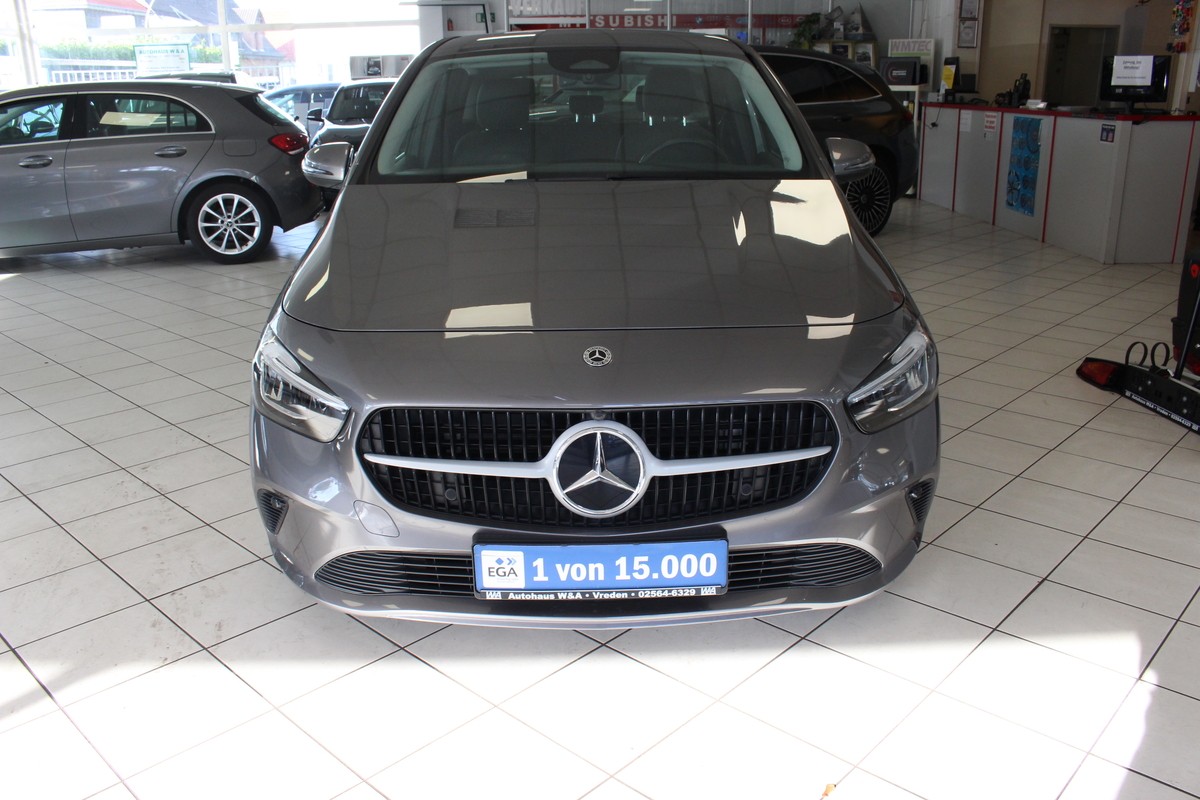 Mercedes-Benz B 180 LED LEDER NAVI