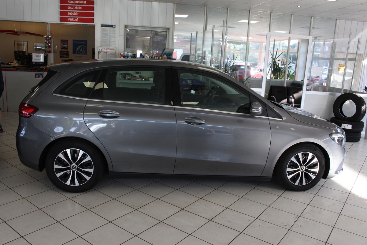 Mercedes-Benz B 180 LED LEDER NAVI