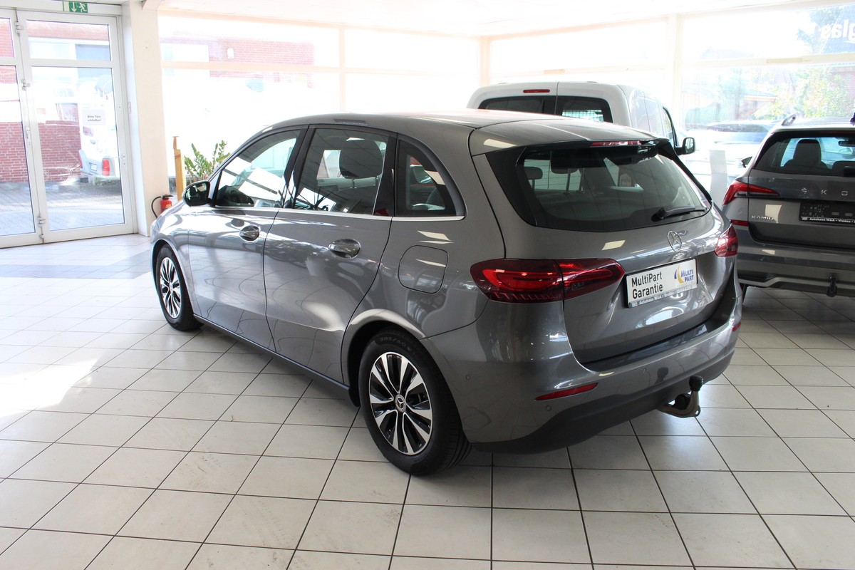 Mercedes-Benz B 180 LED LEDER NAVI