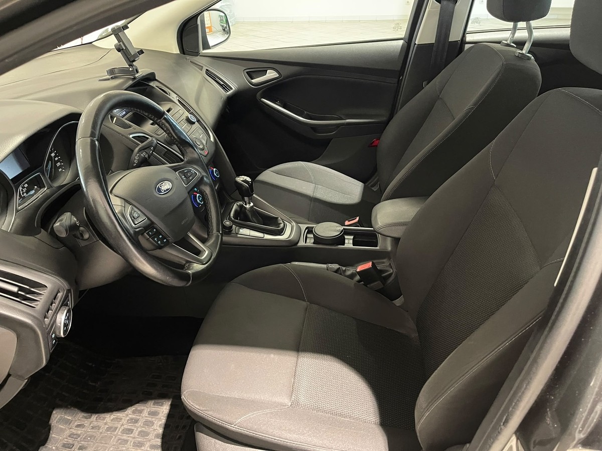 Ford Focus Turnier 1.0 EcoBoost Trend 6.Gang Tempomat AHK