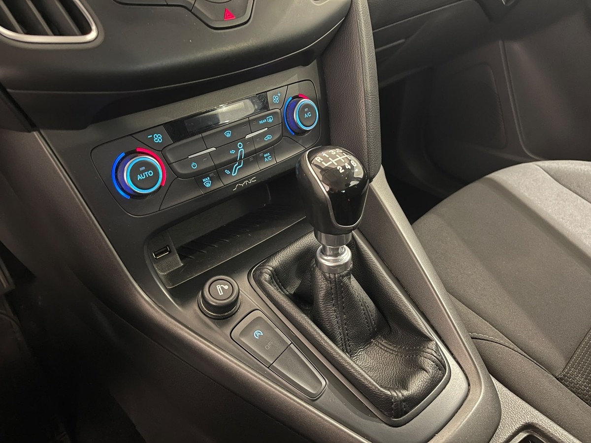 Ford Focus Turnier 1.0 EcoBoost Trend 6.Gang Tempomat AHK