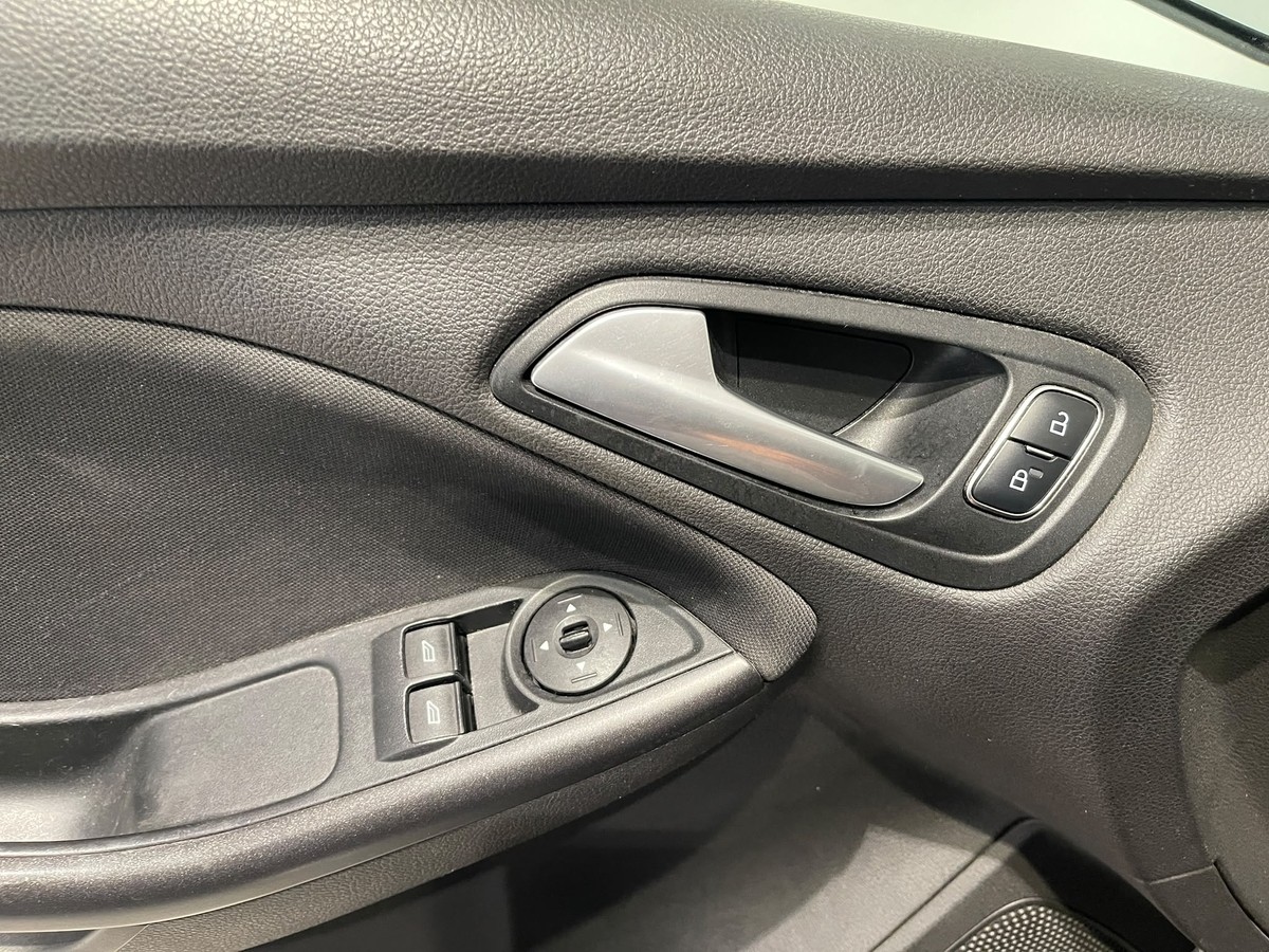 Ford Focus Turnier 1.0 EcoBoost Trend 6.Gang Tempomat AHK