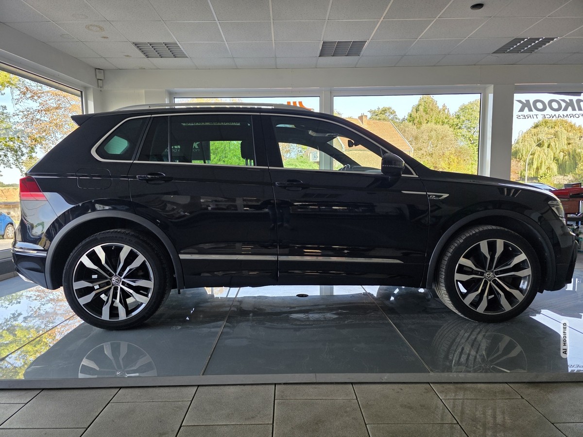 Volkswagen Tiguan 2.0 TDI BMT Highline 4Motion R-LINE; Pano