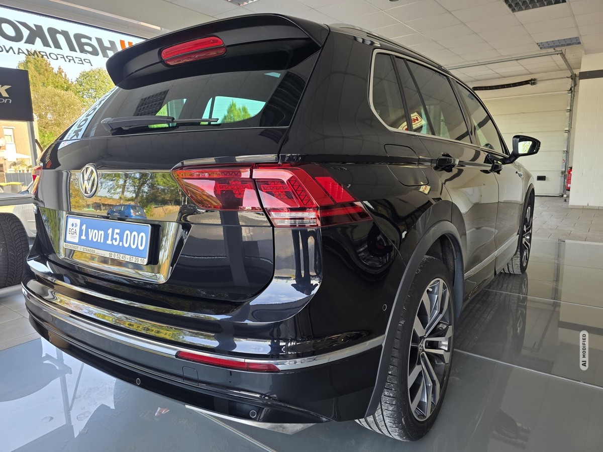Volkswagen Tiguan 2.0 TDI BMT Highline 4Motion R-LINE; Pano