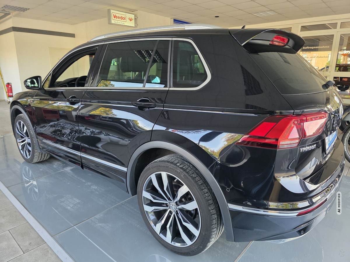 Volkswagen Tiguan 2.0 TDI BMT Highline 4Motion R-LINE; Pano