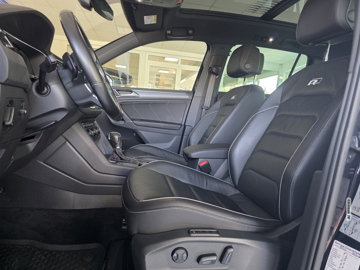Volkswagen Tiguan 2.0 TDI BMT Highline 4Motion R-LINE; Pano