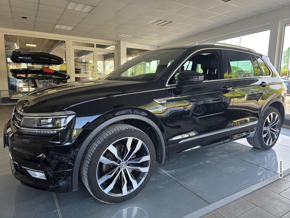 Volkswagen Tiguan 2.0 TDI BMT Highline 4Motion R-LINE; Pano