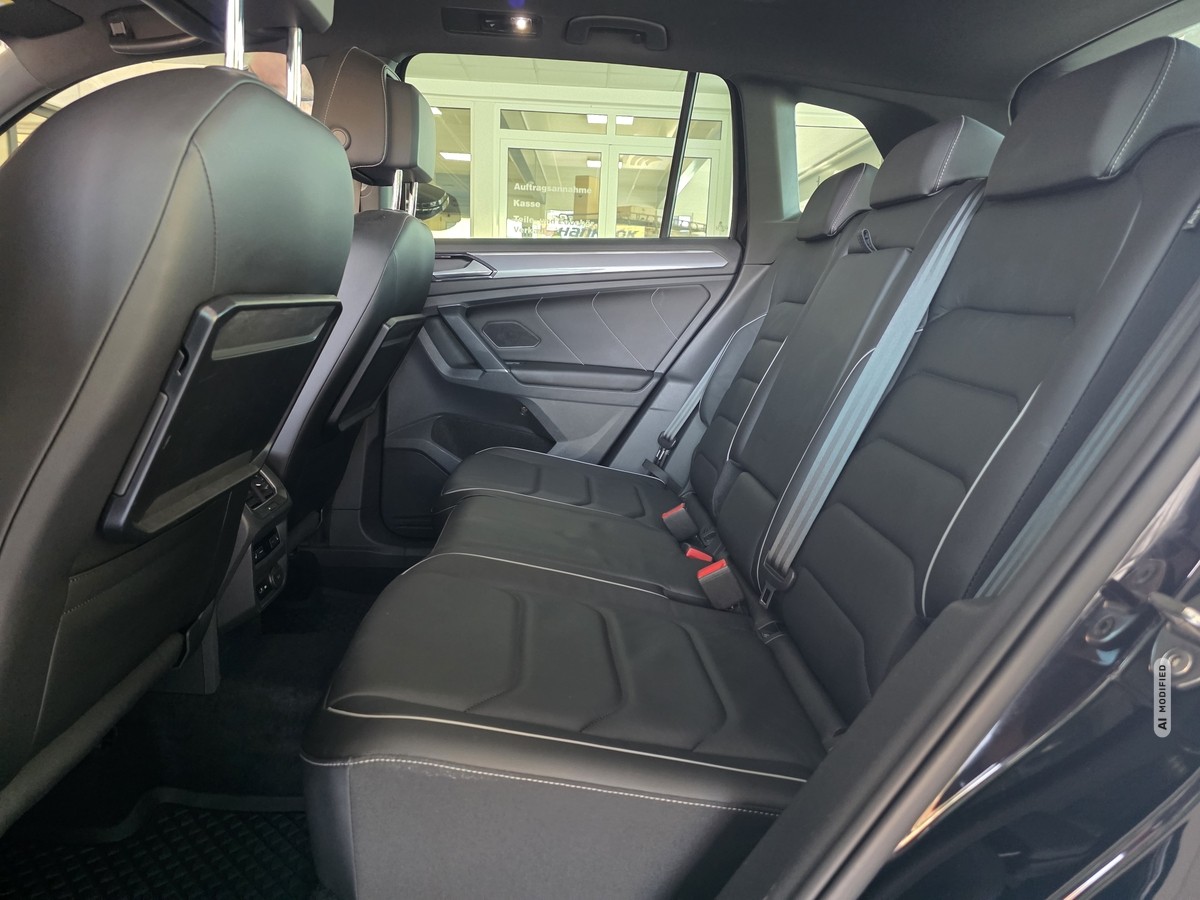Volkswagen Tiguan 2.0 TDI BMT Highline 4Motion R-LINE; Pano