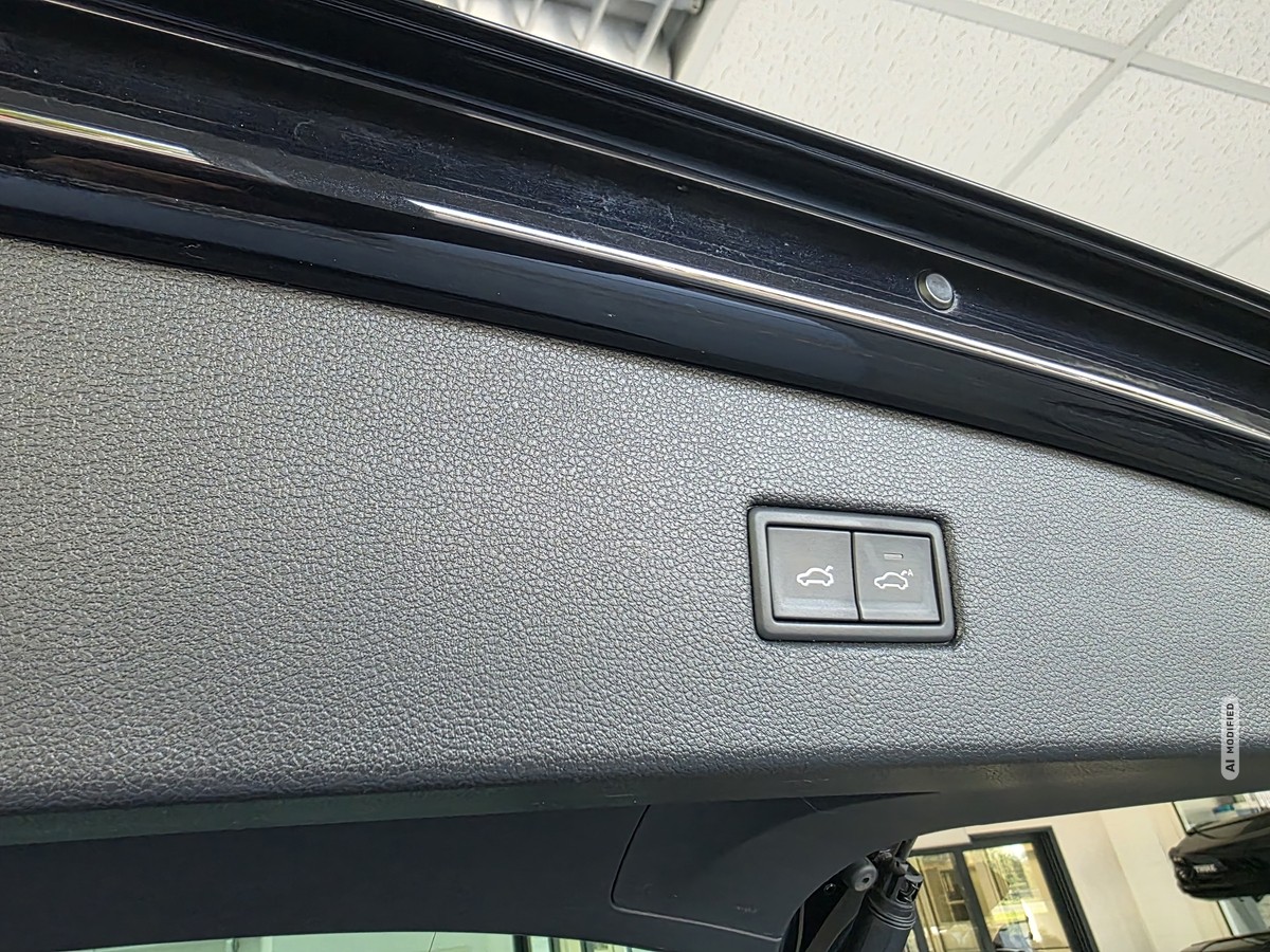 Volkswagen Tiguan 2.0 TDI BMT Highline 4Motion R-LINE; Pano
